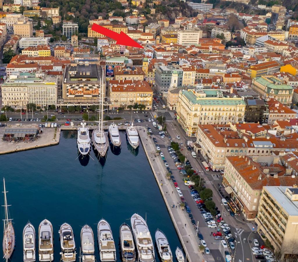 Area2 Center Luxury Apartment Rijeka Ngoại thất bức ảnh