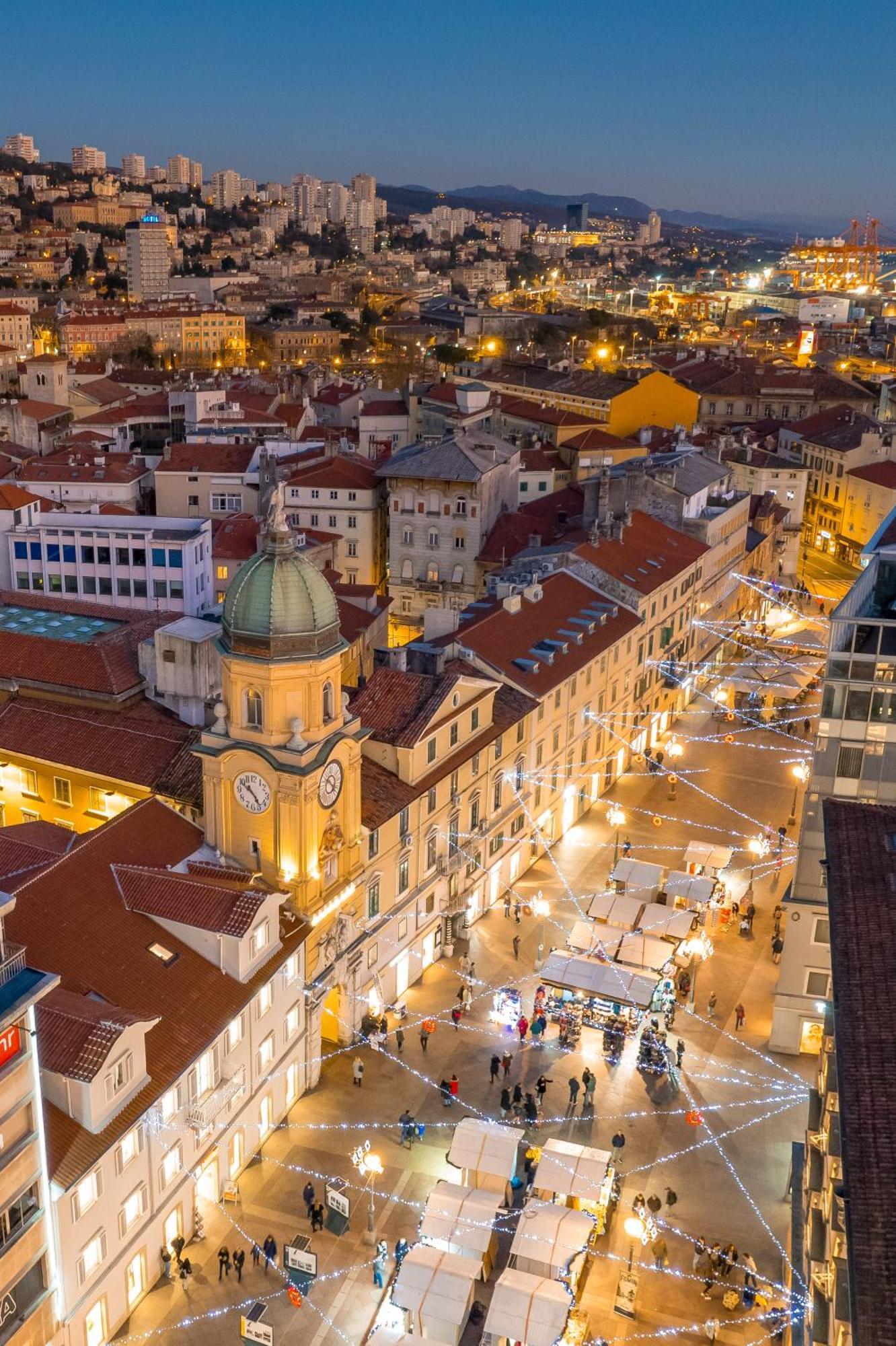 Area2 Center Luxury Apartment Rijeka Ngoại thất bức ảnh